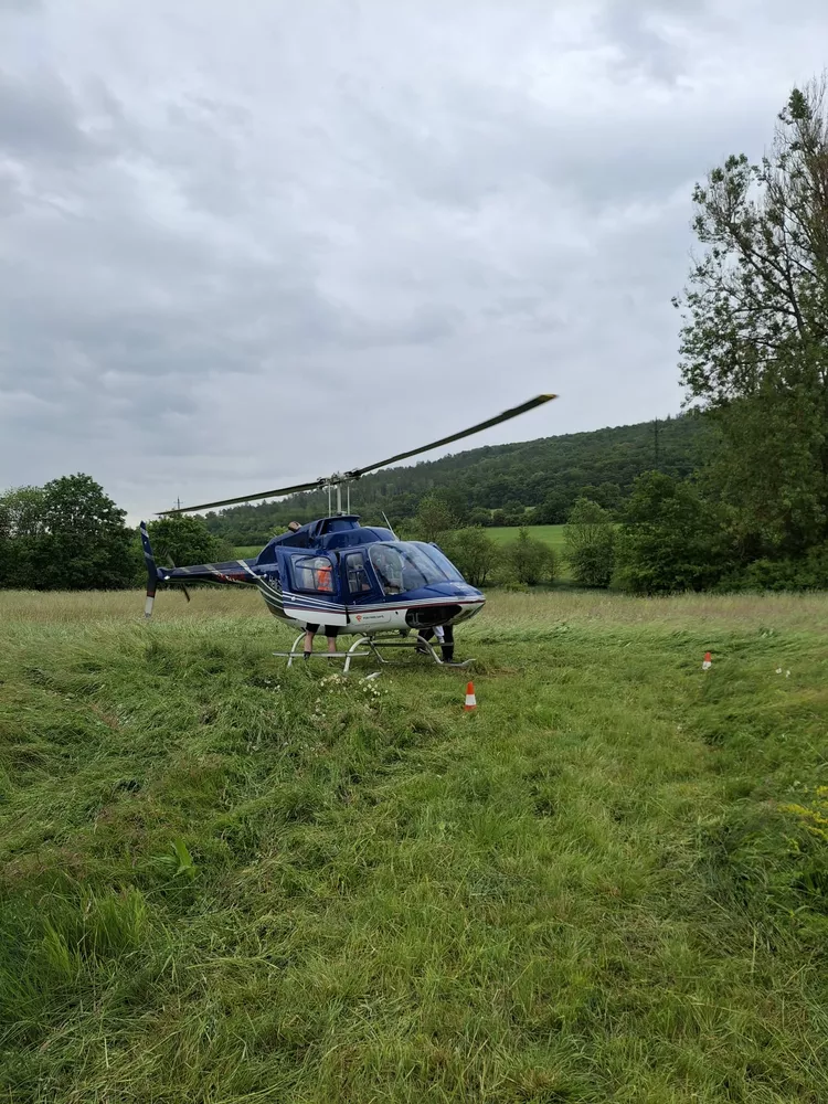 Recenze let vrtulníkem Karlštejn